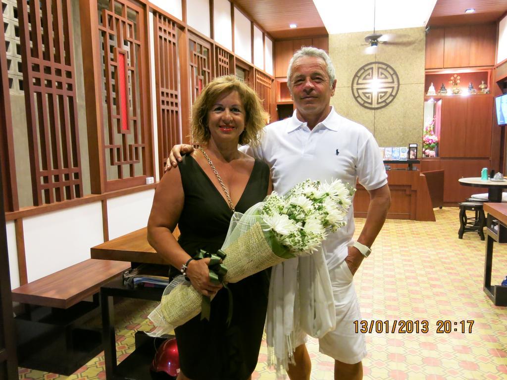 Karon Sino House Hotel Bagian luar foto